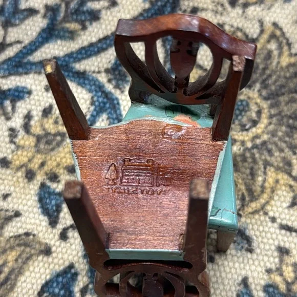 Set of Vintage Dollhouse chairs - Picture 3 of 5